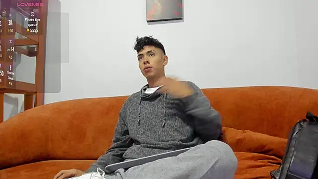 LoganTwink18 online show from 22, 10, 2025