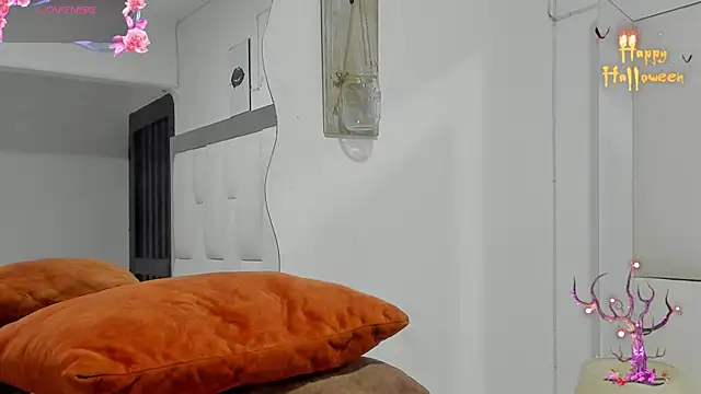 LoganTwink18 online show from 24, 10, 2025