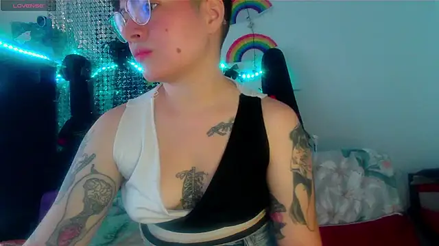 Snapshot of Mitsuha_gate chatting on 24, 11, 2025 Mitsuha gate online show from 24, 11, 2025