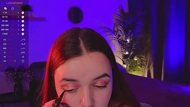 BellaDevile  online show from 9, 10, 2025