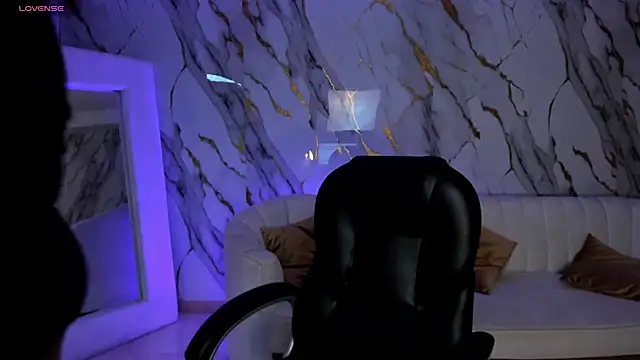 AmbarJames  online show from 30, 11, 2025