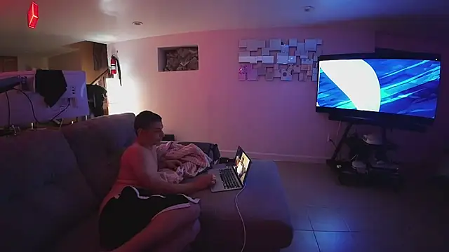 FLgUy40 online show from 25, 11, 2025