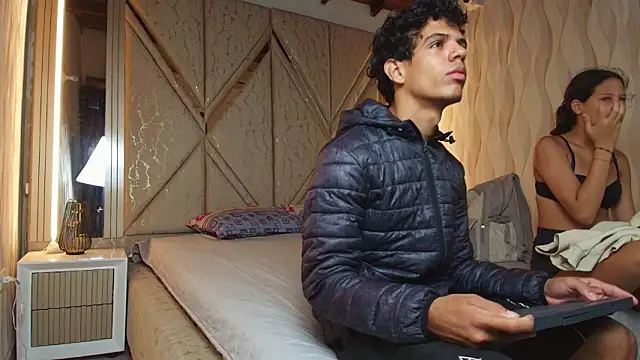 Hotcouple 222 online show from 20, 3, 2026