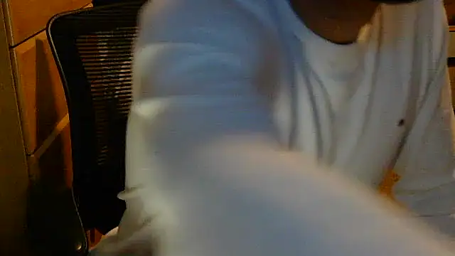 Snapshot of beastontop10 chatting on 5, 12, 2025 beastontop10 online show from 5, 12, 2025