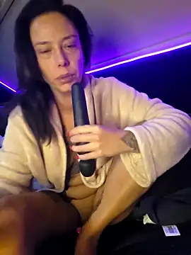 Snapshot of littleladyshelly chatting on 11, 11, 2025 littleladyshelly online show from 11, 11, 2025