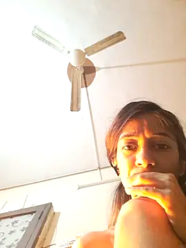 Snapshot of babe_jasmine chatting on 4, 12, 2025 babe jasmine online show from 4, 12, 2025