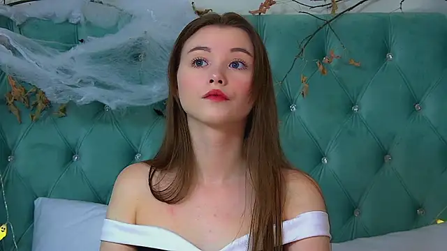 KeiraAsti online show from 2, 11, 2025