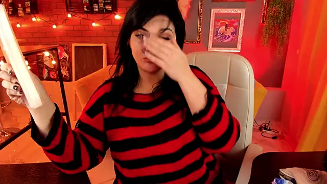 MaryHarrys online show from 19, 10, 2025