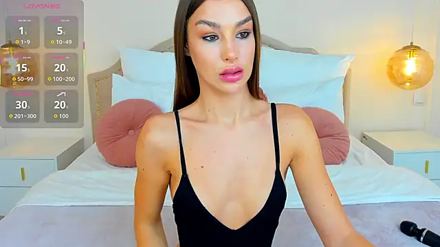 Snapshot of MilaMour chatting on 28, 9, 2025 MilaMour online show from 28, 9, 2025