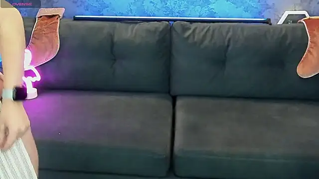 LiviaShy online show from 6, 1, 2026