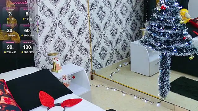 Snapshot of Becca_Grims chatting on 4, 12, 2025 Becca Grims online show from 4, 12, 2025