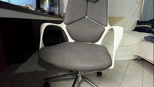 Snapshot of DiositoHerus chatting on 8, 4, 2026 DiositoHerus online show from 8, 4, 2026