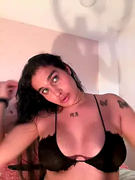 Snapshot of Bella__Wood chatting on 9, 9, 2025 Bella Wood online show from 9, 9, 2025