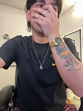 Snapshot of Elian_savoy chatting on 21, 10, 2025 Elian savoy online show from 21, 10, 2025