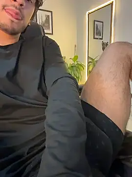 Snapshot of Elian_savoy chatting on 12, 11, 2025 Elian savoy online show from 12, 11, 2025