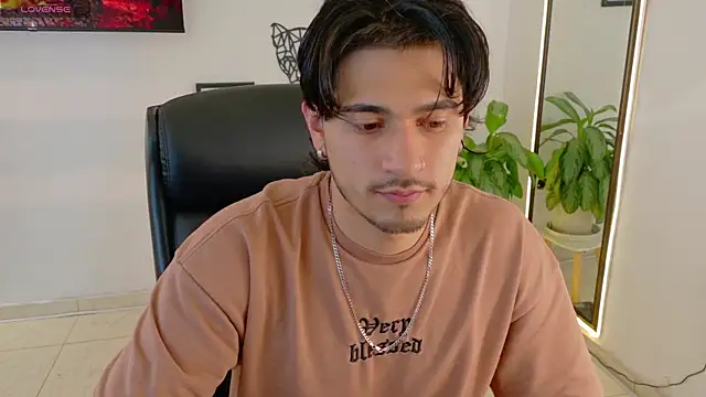 Snapshot of Elian_savoy chatting on 24, 11, 2025 Elian savoy online show from 24, 11, 2025