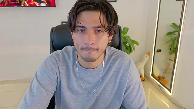 Snapshot of Elian_savoy chatting on 2, 12, 2025 Elian savoy online show from 2, 12, 2025