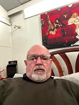 Snapshot of d-dirtydog chatting on 4, 12, 2025 d-dirtydog online show from 4, 12, 2025