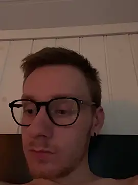 Snapshot of OddSverre chatting on 25, 11, 2025 OddSverre online show from 25, 11, 2025