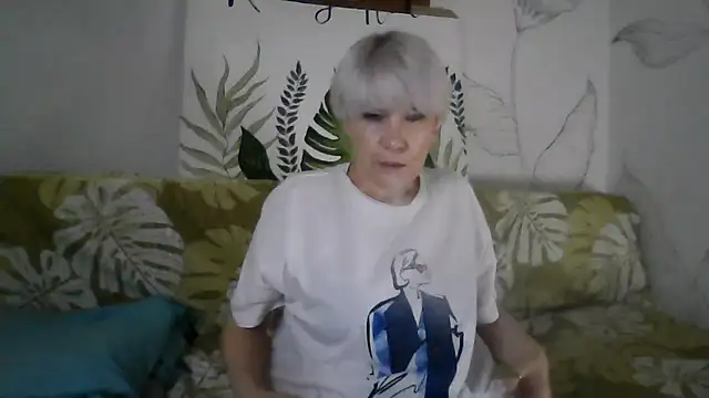 Catty Lady online show from 11, 11, 2025