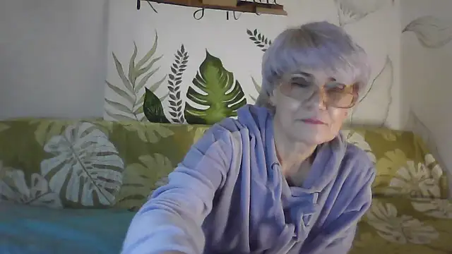 Catty Lady online show from 10, 1, 2026