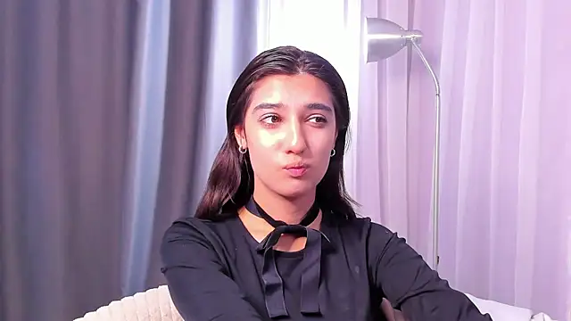 Snapshot of Elfy_Rare_ chatting on 12, 10, 2025 Elfy Rare online show from 12, 10, 2025