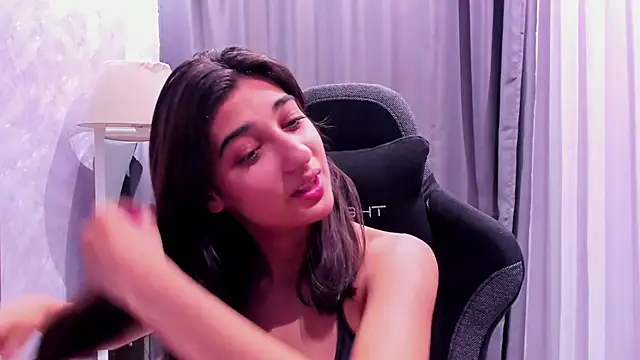 Snapshot of Elfy_Rare_ chatting on 2, 11, 2025 Elfy Rare online show from 2, 11, 2025