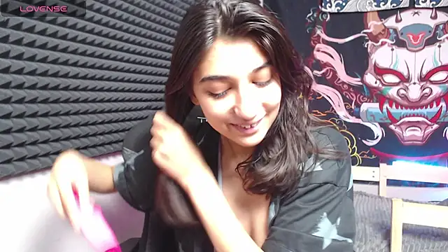 Snapshot of Elfy_Rare_ chatting on 8, 11, 2025 Elfy Rare online show from 8, 11, 2025