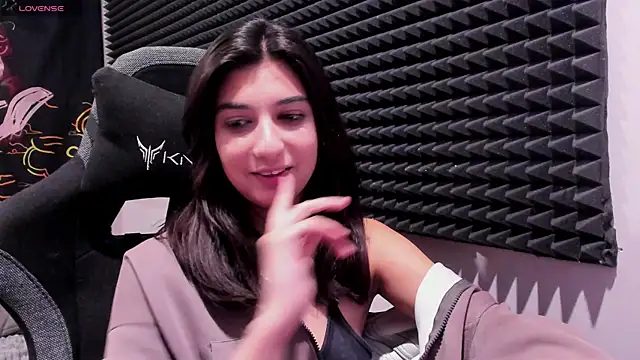 Snapshot of Elfy_Rare_ chatting on 24, 11, 2025 Elfy Rare online show from 24, 11, 2025