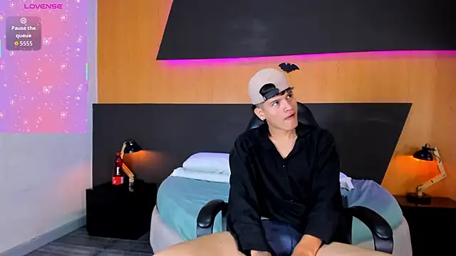 Dakota Monroe online show from 5, 11, 2025