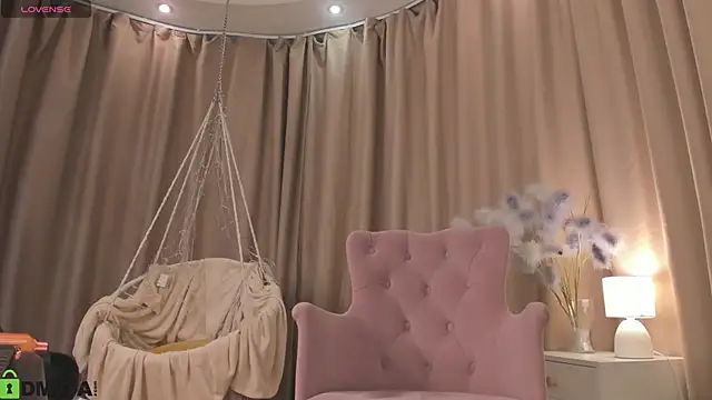 Snapshot of Naomi___Rias chatting on 14, 10, 2025 Naomi Rias online show from 14, 10, 2025