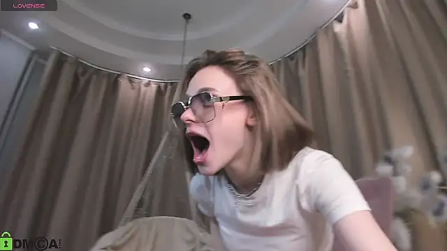 Snapshot of Naomi___Rias chatting on 25, 10, 2025 Naomi Rias online show from 25, 10, 2025