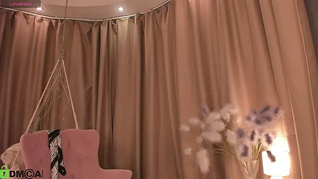 Snapshot of Naomi___Rias chatting on 10, 11, 2025 Naomi Rias online show from 10, 11, 2025