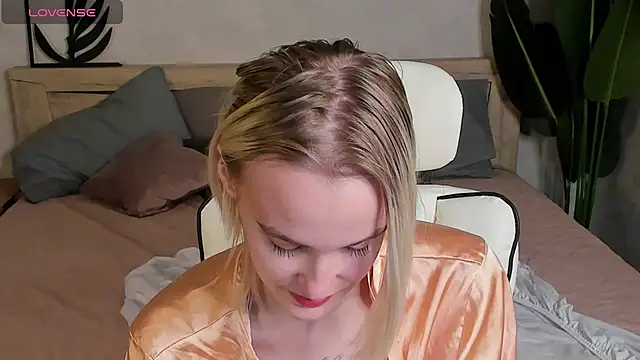 Snapshot of Carolin_Miller chatting on 9, 11, 2025 Carolin Miller online show from 9, 11, 2025