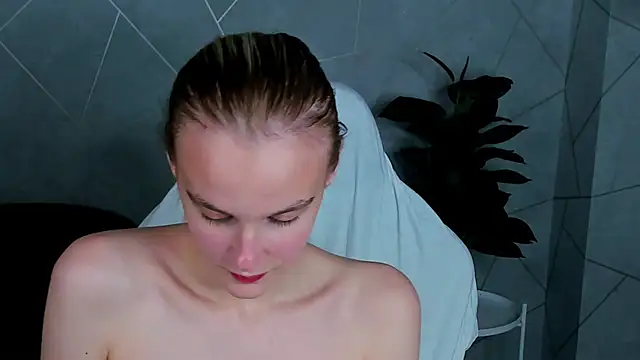 Snapshot of Carolin_Miller chatting on 15, 11, 2025 Carolin Miller online show from 15, 11, 2025