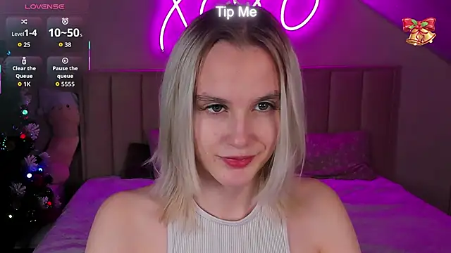 Snapshot of Carolin_Miller chatting on 16, 12, 2025 Carolin Miller online show from 16, 12, 2025