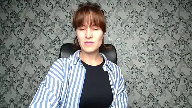 Snapshot of Kelly_Kisss chatting on 2, 11, 2025 Kelly Kisss online show from 2, 11, 2025