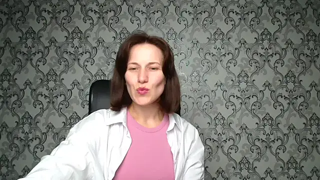 Snapshot of Kelly_Kisss chatting on 8, 11, 2025 Kelly Kisss online show from 8, 11, 2025