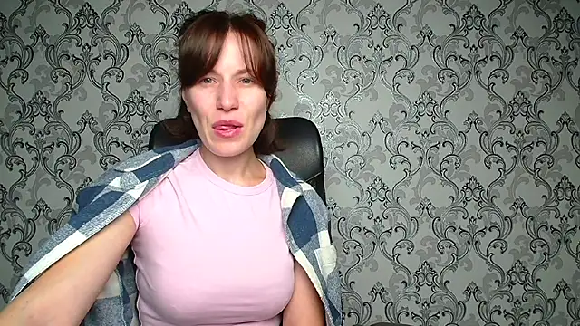 Snapshot of Kelly_Kisss chatting on 24, 11, 2025 Kelly Kisss online show from 24, 11, 2025