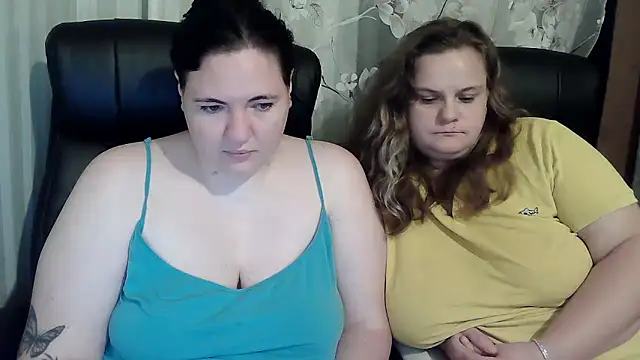 HollyXEva online show from 17, 9, 2025