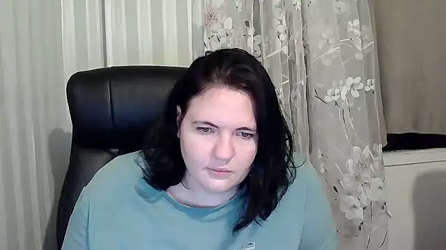 HollyXEva online show from 1, 10, 2025