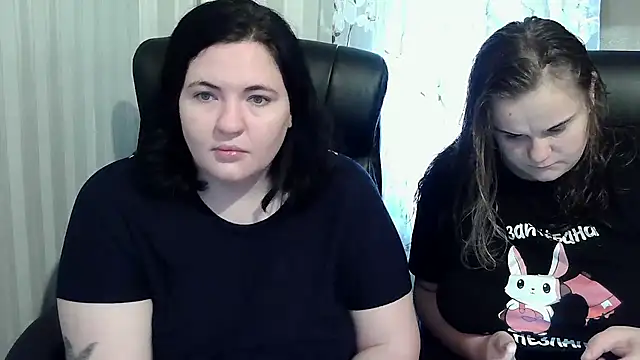 HollyXEva online show from 2, 10, 2025