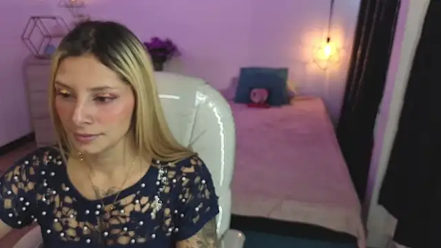 Jennaa Cooper online show from 17, 11, 2025