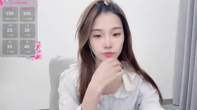 Snapshot of yuyu_77 chatting on 28, 10, 2025 yuyu 77 online show from 28, 10, 2025