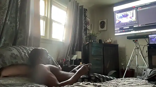 sexyred77713 online show from 11, 2, 2026