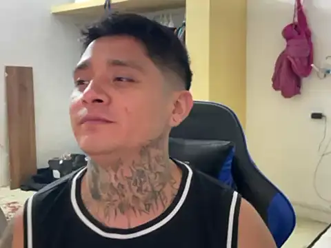 Snapshot of siilvestremx chatting on 17, 11, 2025 siilvestremx online show from 17, 11, 2025