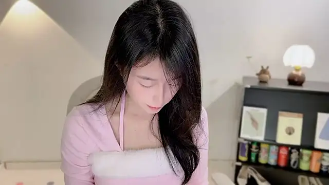 Onechestnut online show from 21, 12, 2025