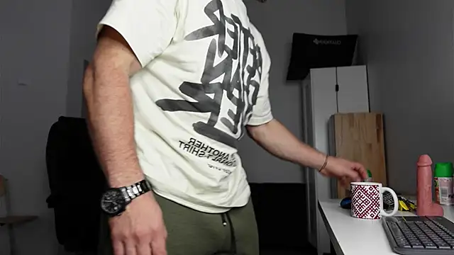 Snapshot of Stewart_Barnz chatting on 25, 10, 2025 Stewart Barnz online show from 25, 10, 2025