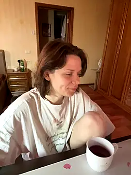 enchanting chloe online show from 4, 11, 2025