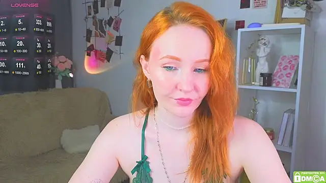 JoyceJones online show from 14, 10, 2025